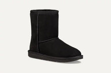Load image into Gallery viewer, UGG - Kids&#39; Classic II Boot - Black - Clique Apparel