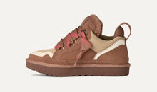 Load image into Gallery viewer, UGG - Women&#39;s Lowmel - ROCKY OAK - Clique Apparel